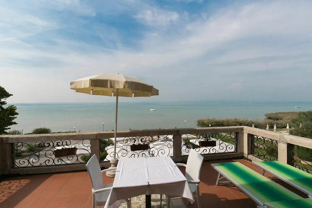 **  Villa Pioppi Hotel Sirmione Itália