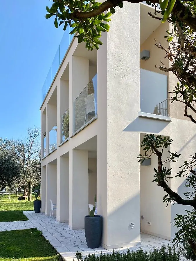 Villa Pioppi Hotel Sirmione 2*,