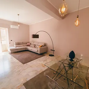 Vakantiehuis Ficu Palace