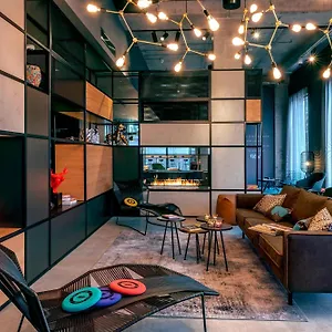 3* فندق موكسي ميلان مطار ليناتي