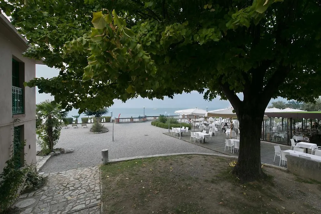 Villa Pioppi Hotel Sirmione 2*,